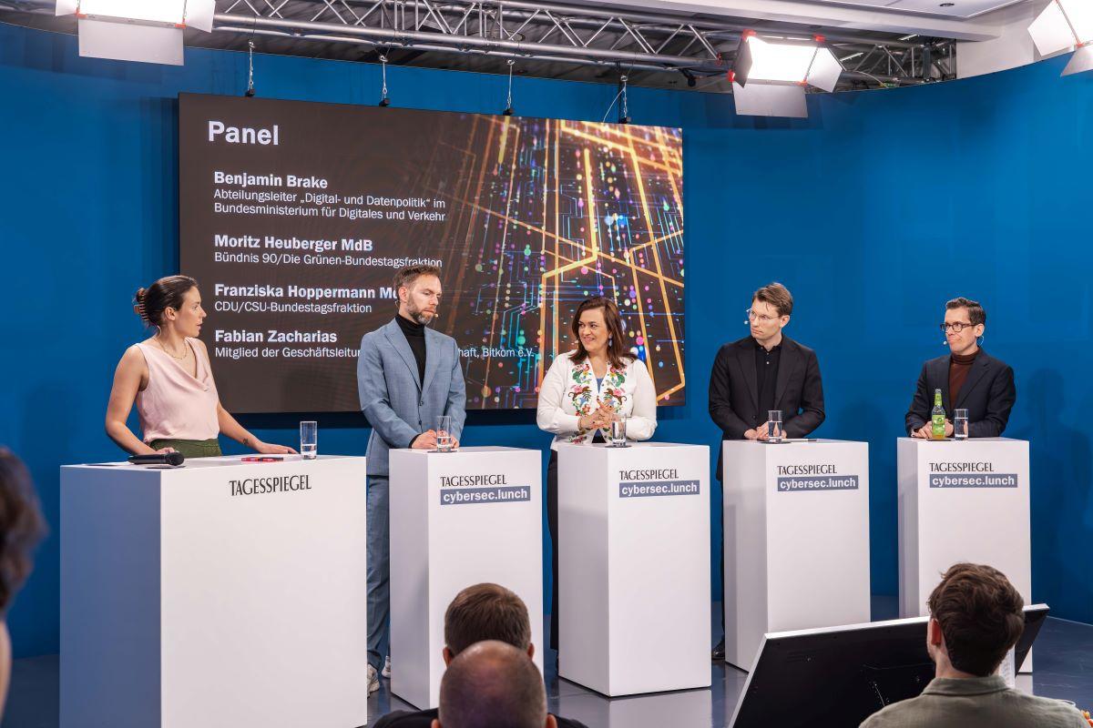 Viola Heeger, Moritz Heuberger, Franziska Hoppermann, Fabian Zacharias, Benjamin Brake (v. l. n. r.)